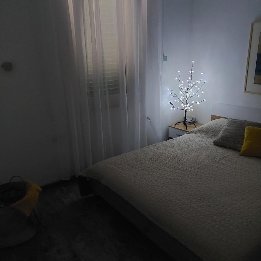 Apartman Olive Supetar Eksteriør billede